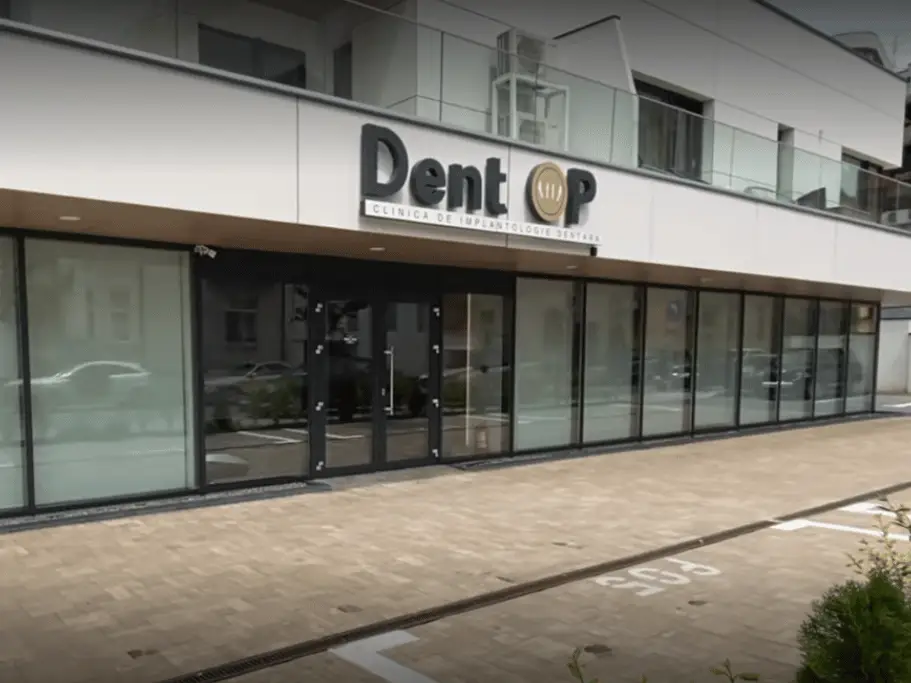 Front door dental clinic