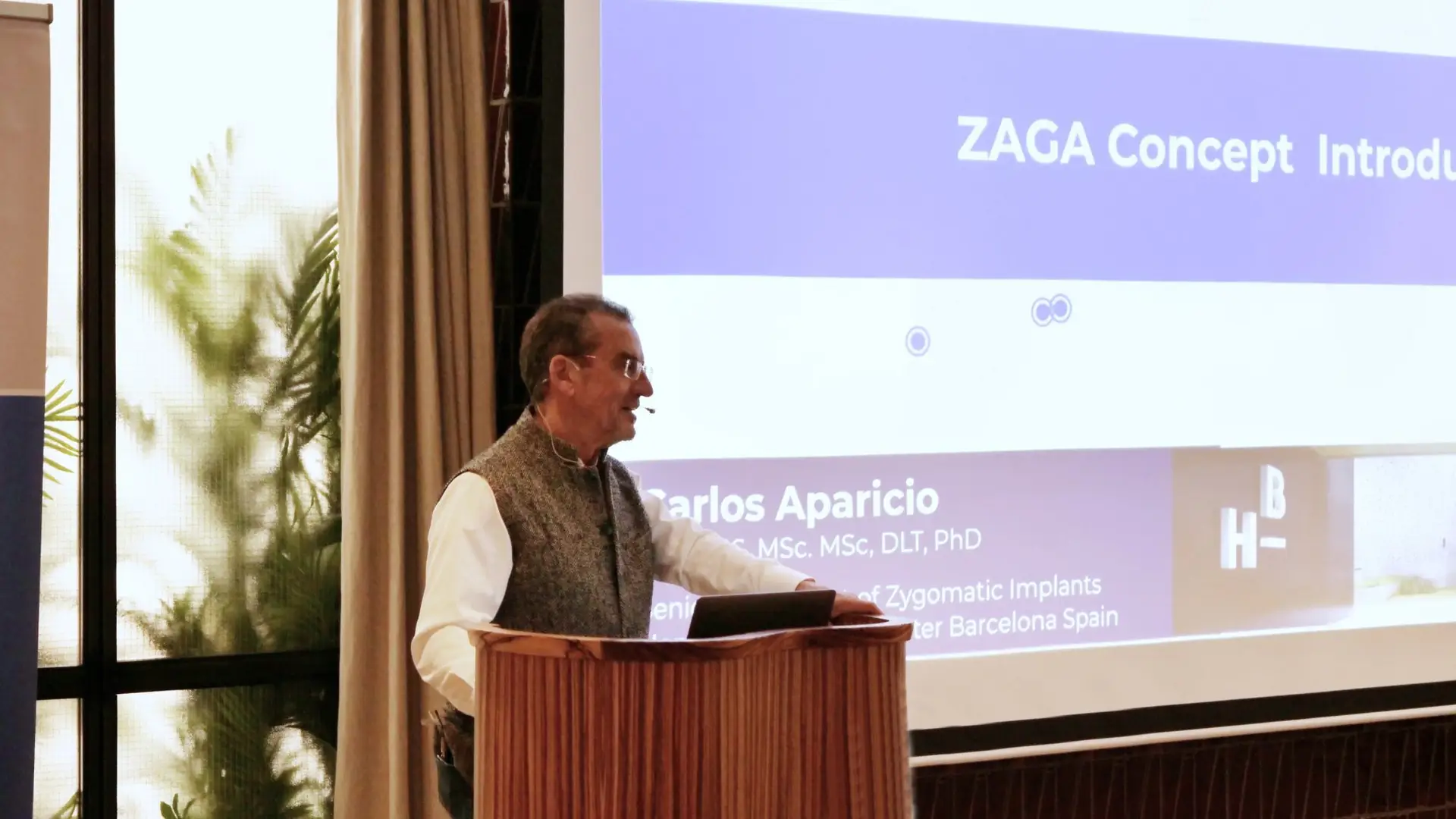 Dr. Carlos Aparicio in a ZAGA Course