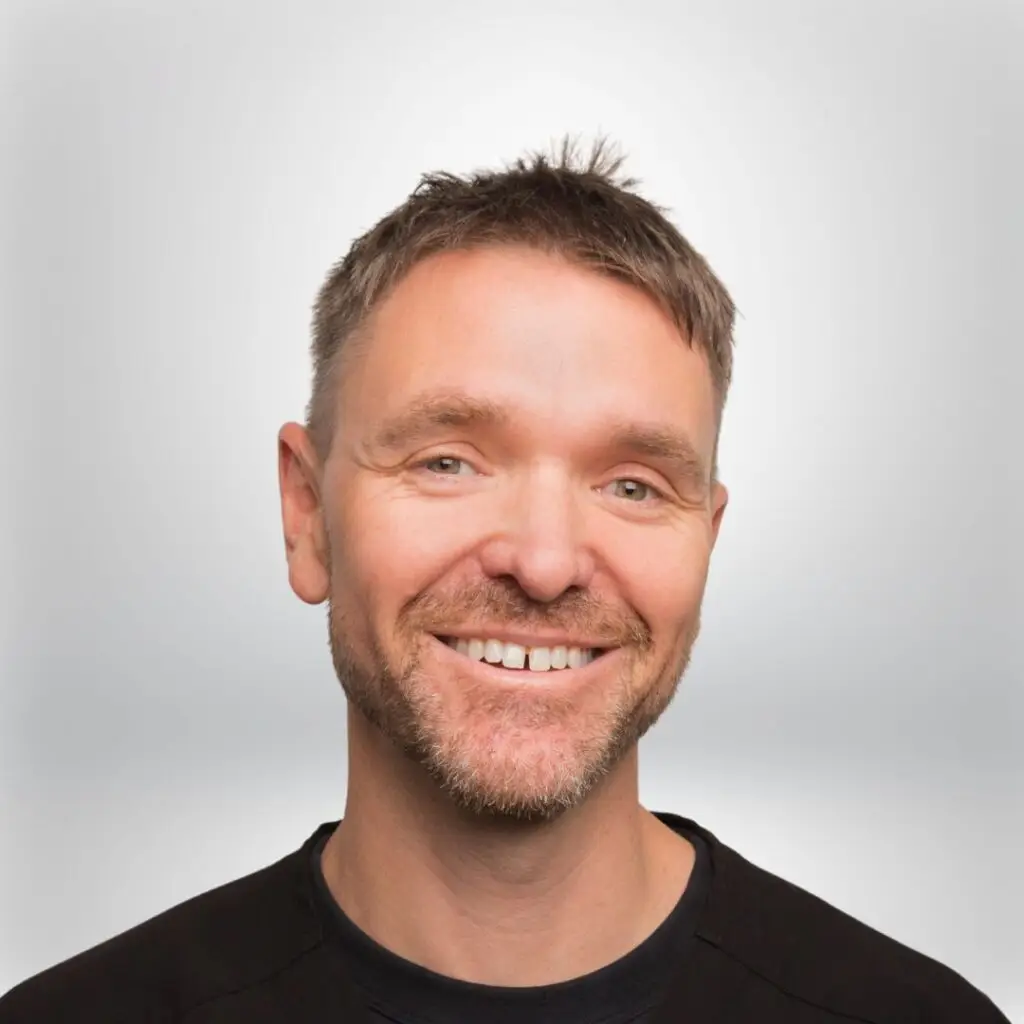 Dr Leon Smith